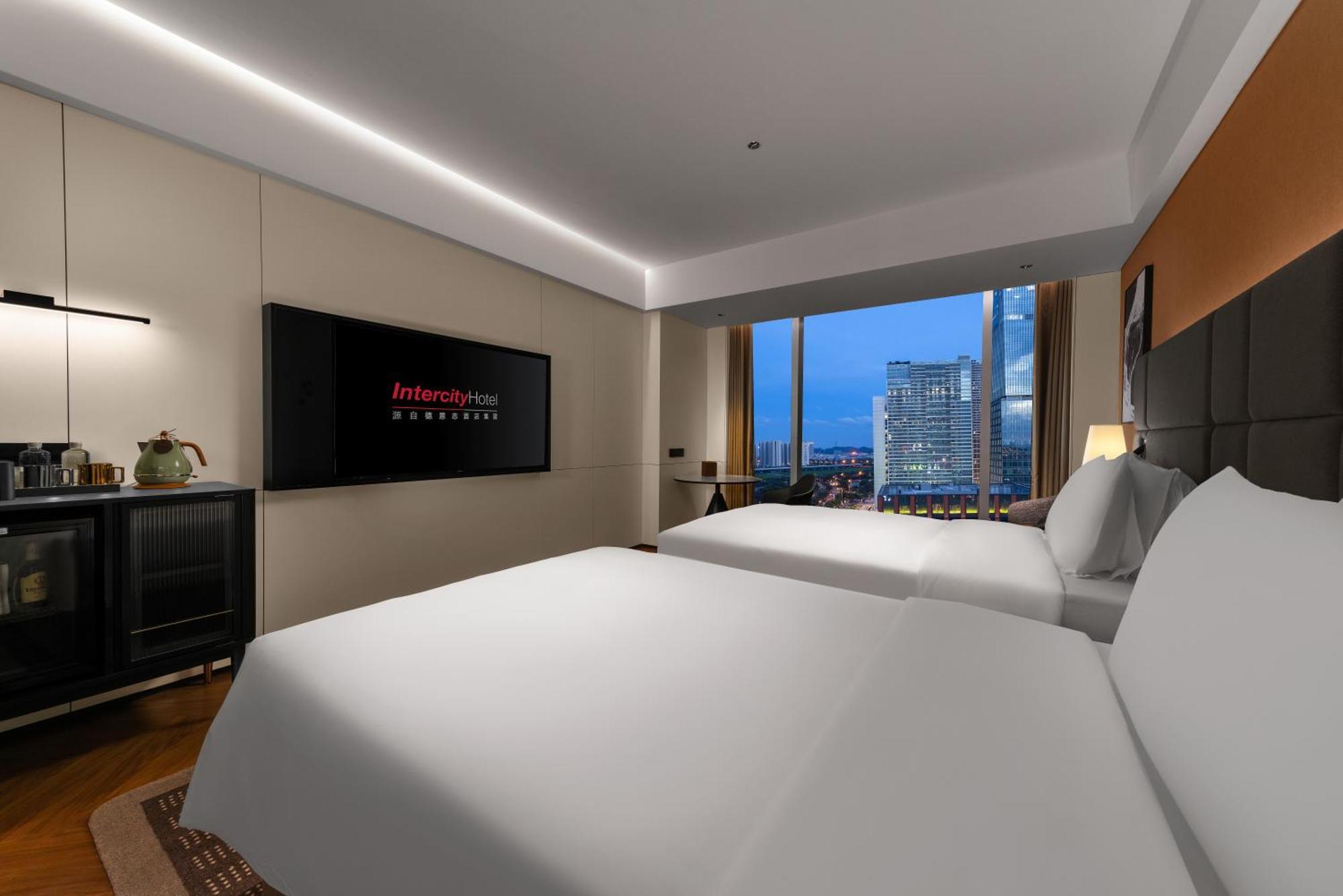 Intercity Hotel Guangzhou South Railway Station - Free Minibar Including Erdinger Weissbier Екстер'єр фото